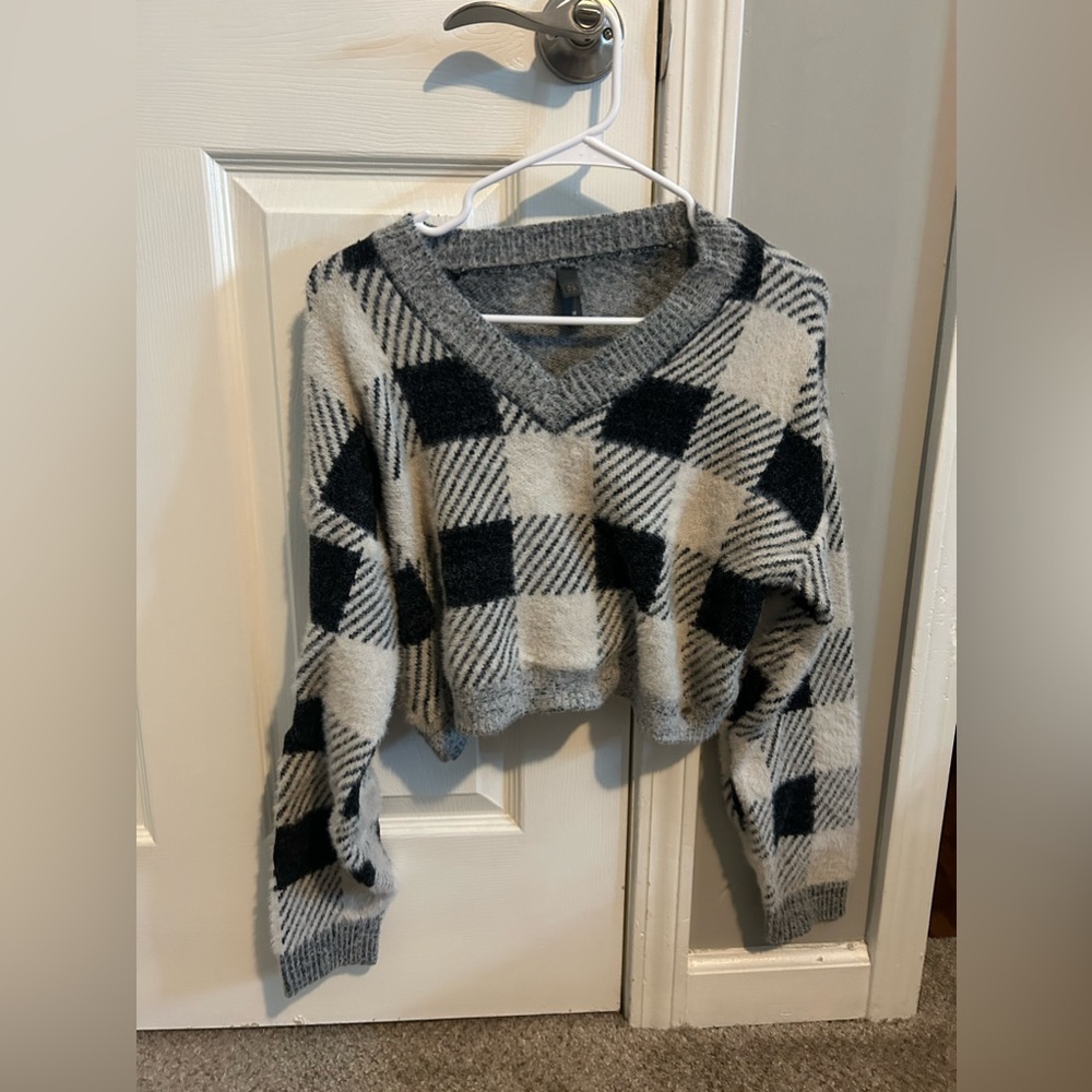 Checkerboard cropped sweater